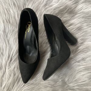 Olivia Ferguson Heels Sz 7 Black Block Heel Suede Like Pointed Toe Pumps Womens